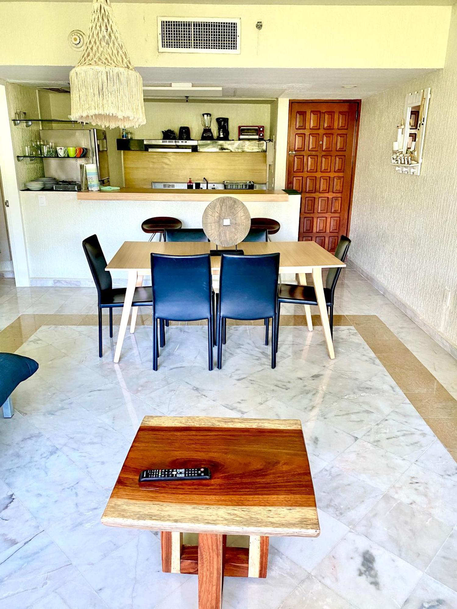 Condo In Ocean Front Resort Κανκούν Δωμάτιο φωτογραφία