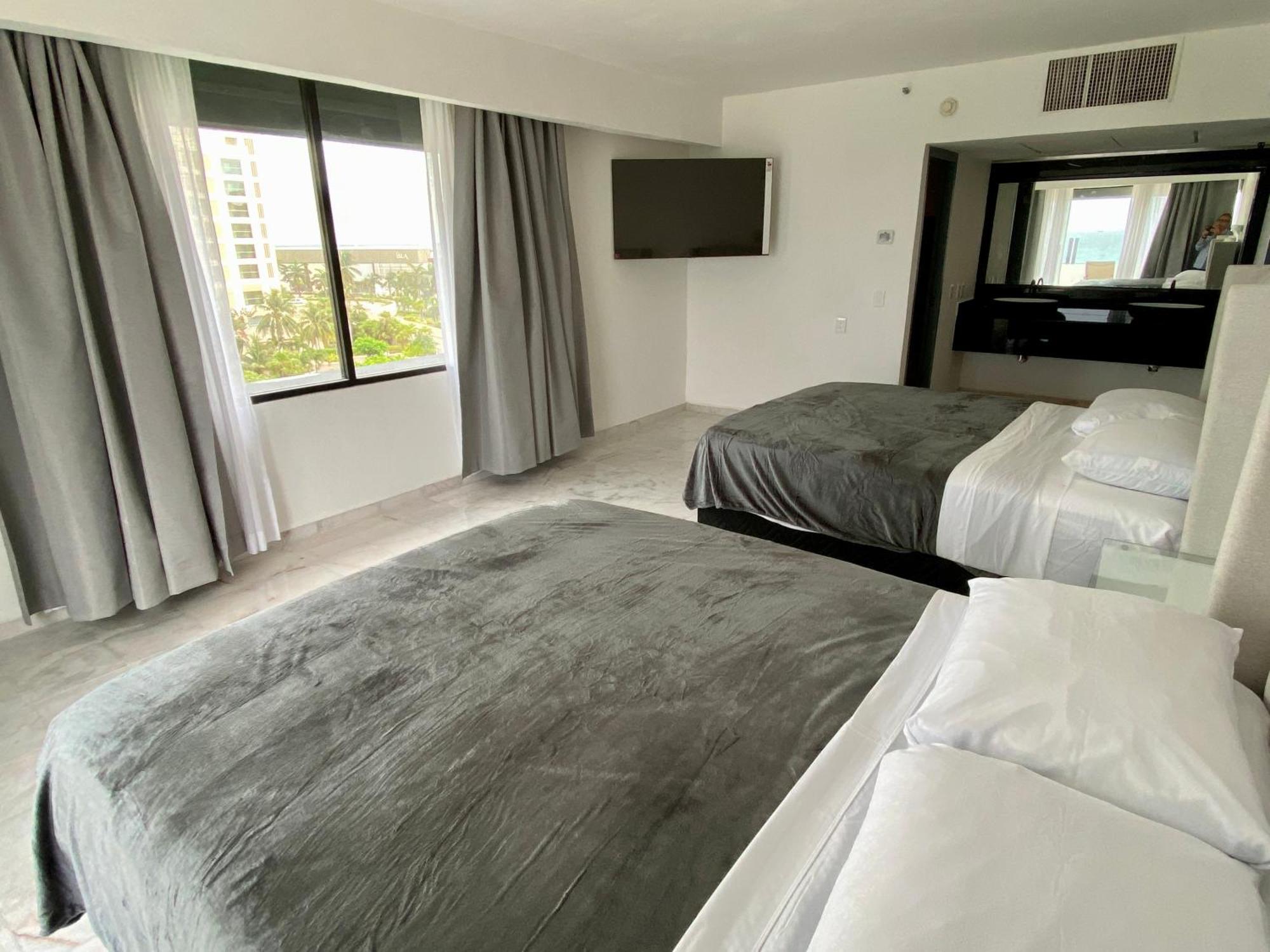 Condo In Ocean Front Resort Κανκούν Δωμάτιο φωτογραφία